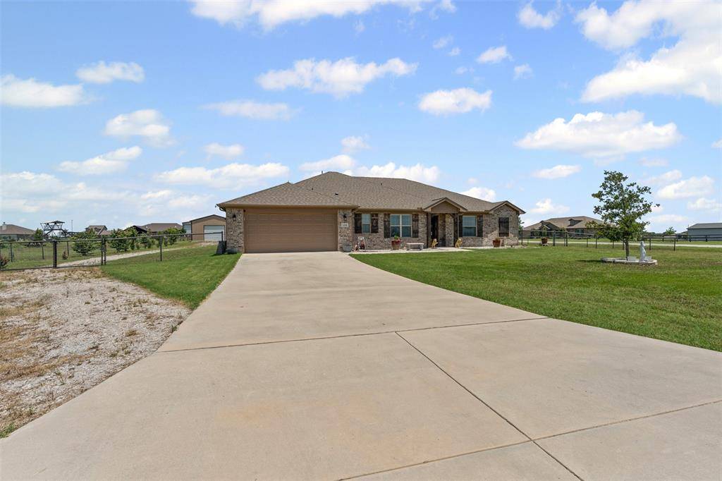 104 knoll Lane, Decatur, TX 76234