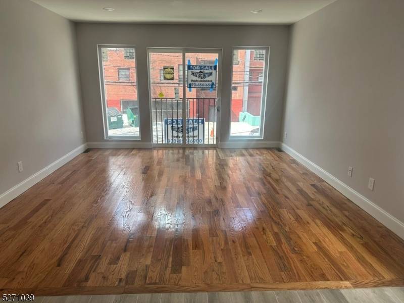 Newark City, NJ 07108,138 Milford Avenue