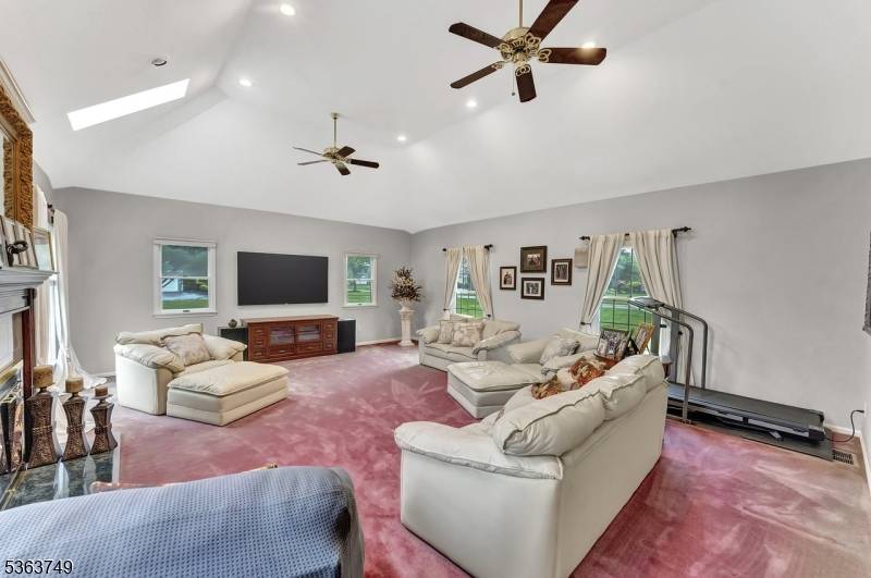 Denville Twp., NJ 07834,7 Farmstead Rd