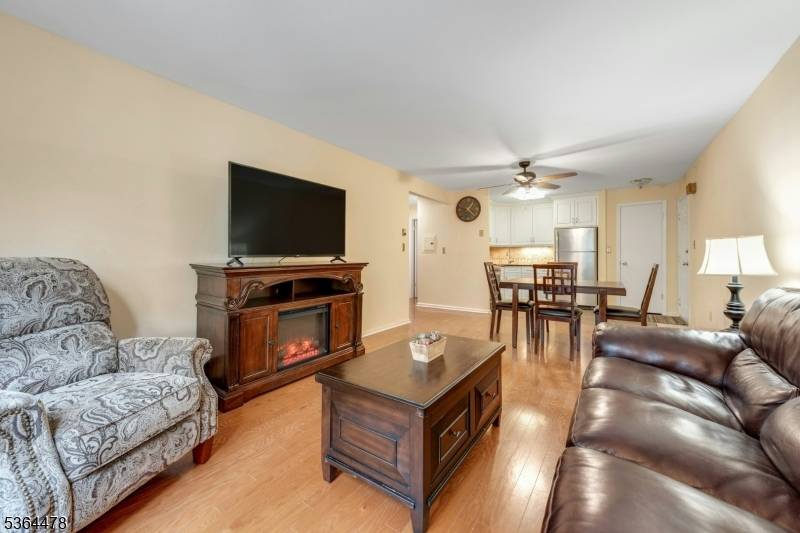 Mahwah Twp., NJ 07430,905 Thoreau Ct
