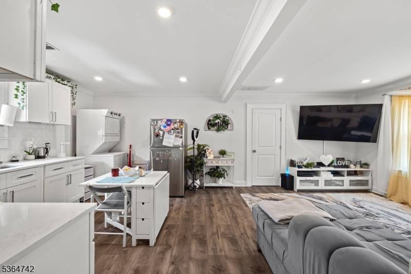 Irvington Twp., NJ 07111,65 Delmar Pl