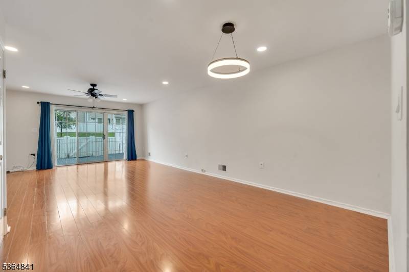 Franklin Twp., NJ 08823,26 Desoto Dr #26