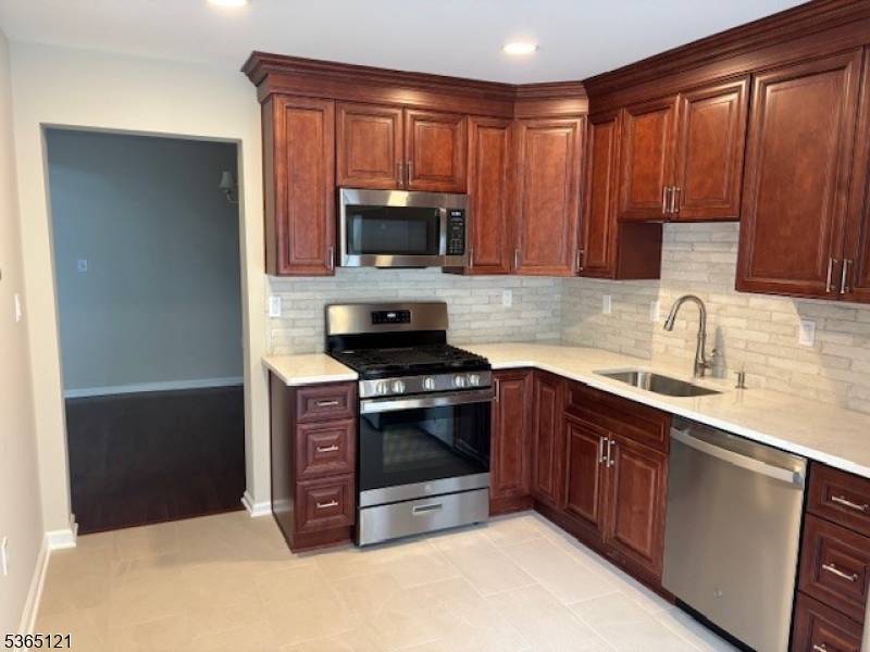 304 Hannah Way, Bridgewater Twp., NJ 08807