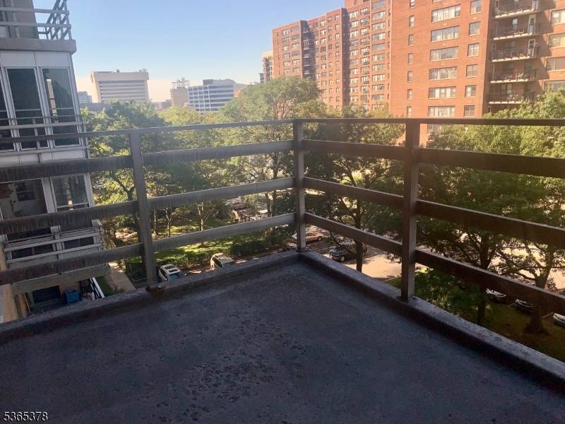 Jersey City, NJ 07306,201 Saint Pauls Ave #7M