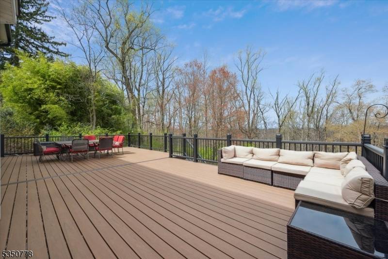 Chatham Twp., NJ 07928,562 Fairmount Ave