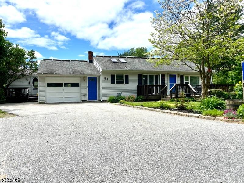 87 Silver Grove Rd, Hardyston Twp., NJ 07460