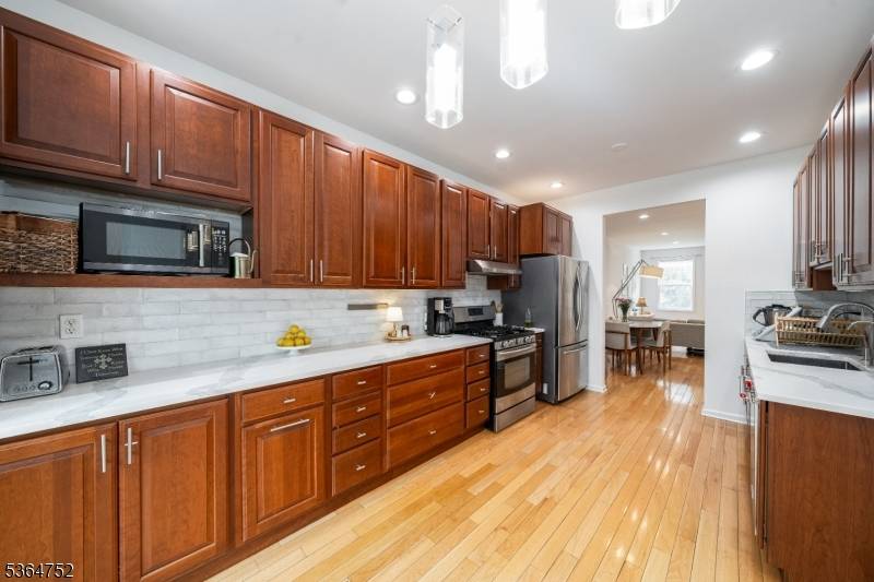 Nutley Twp., NJ 07110,593 Hartford Dr