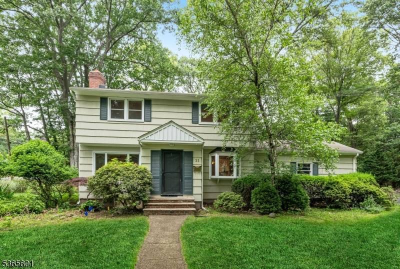 Wyckoff Twp., NJ 07481,21 Dale Ave