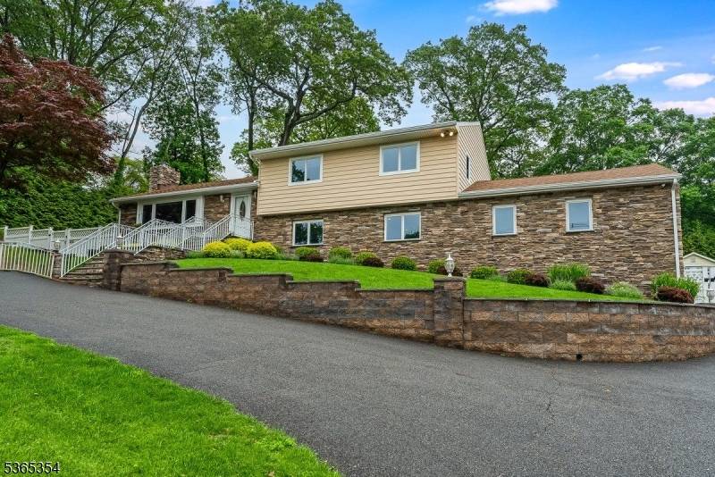 416 Windemere Ave, Mount Arlington Boro, NJ 07856