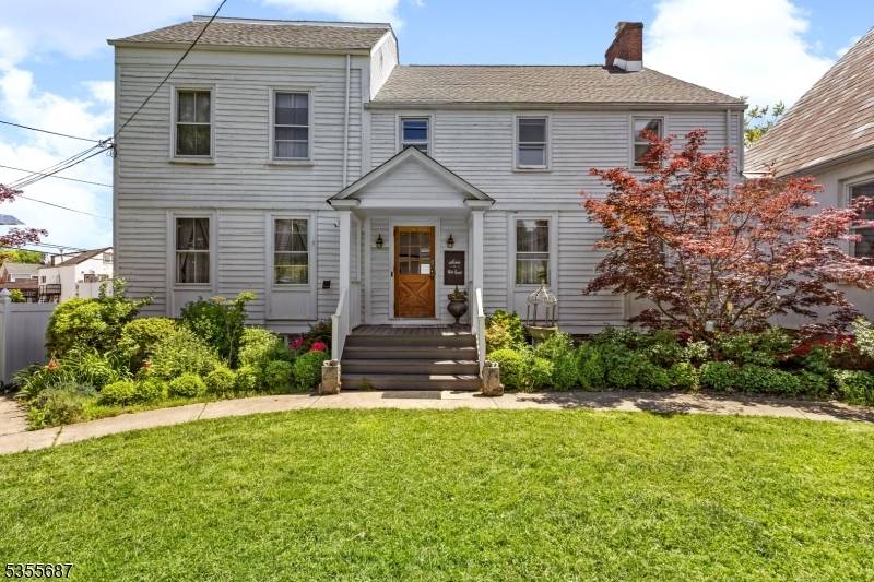 Montclair Twp., NJ 07042,17 Valley Rd