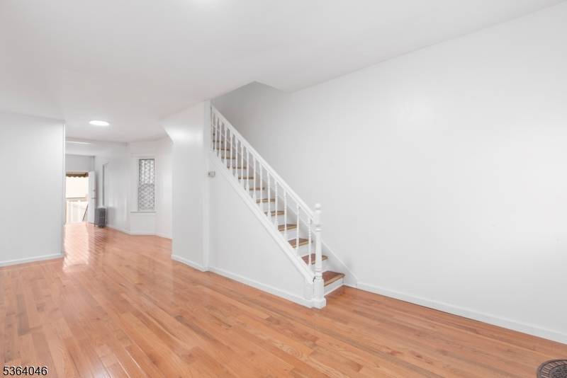 Elizabeth City, NJ 07201,924 12E Grand St