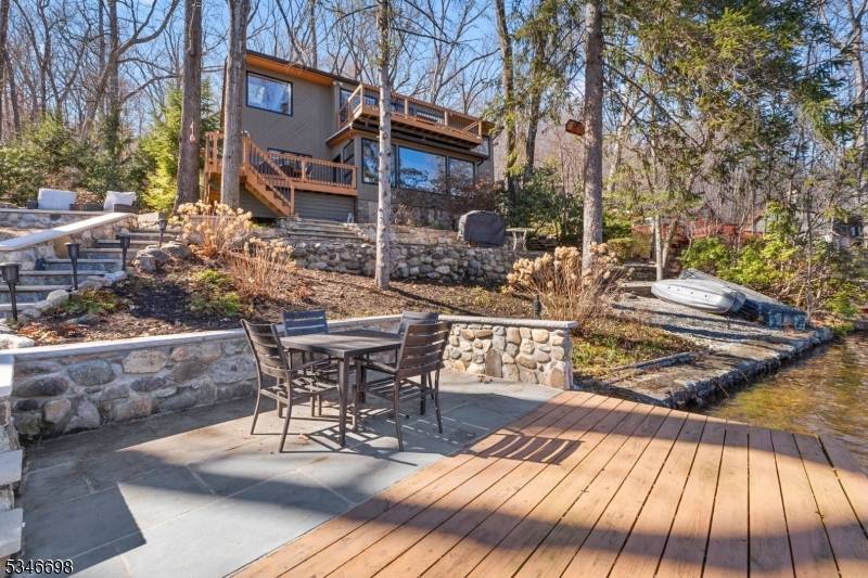 Bloomingdale Boro, NJ 07420,60 W Shore Dr