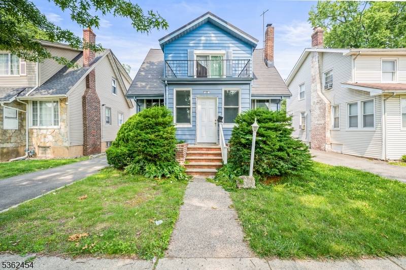 East Orange City, NJ 07018,25 Grand Ave