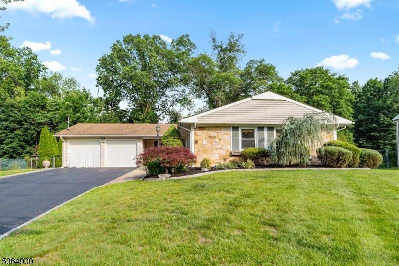 23 Spring St, Franklin Twp., NJ 08873