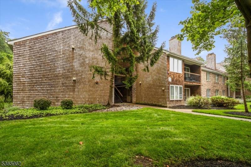 Little Falls Twp., NJ 07424,6 Tulip Cres #A