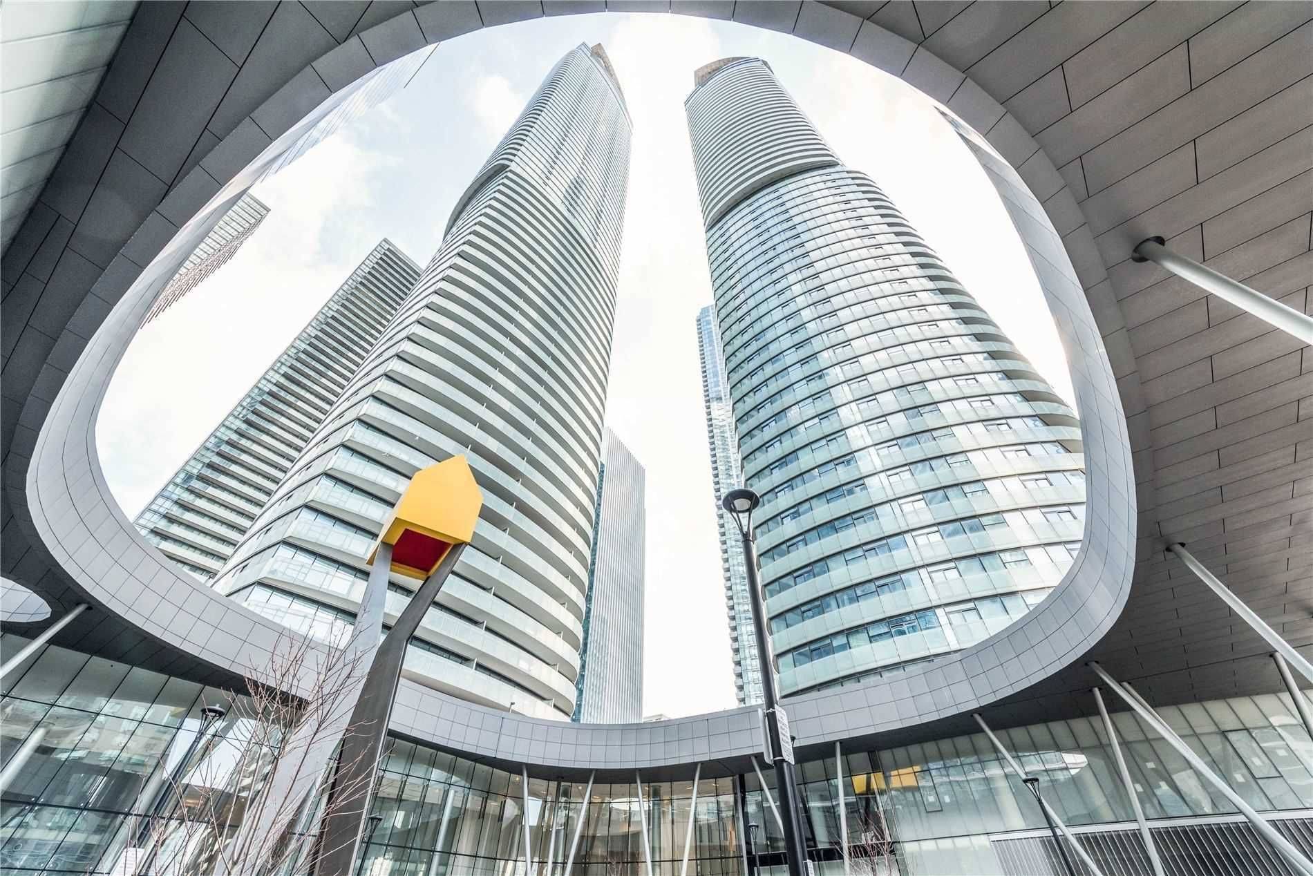 Toronto C01, ON M5J 0B1,14 York ST #5709