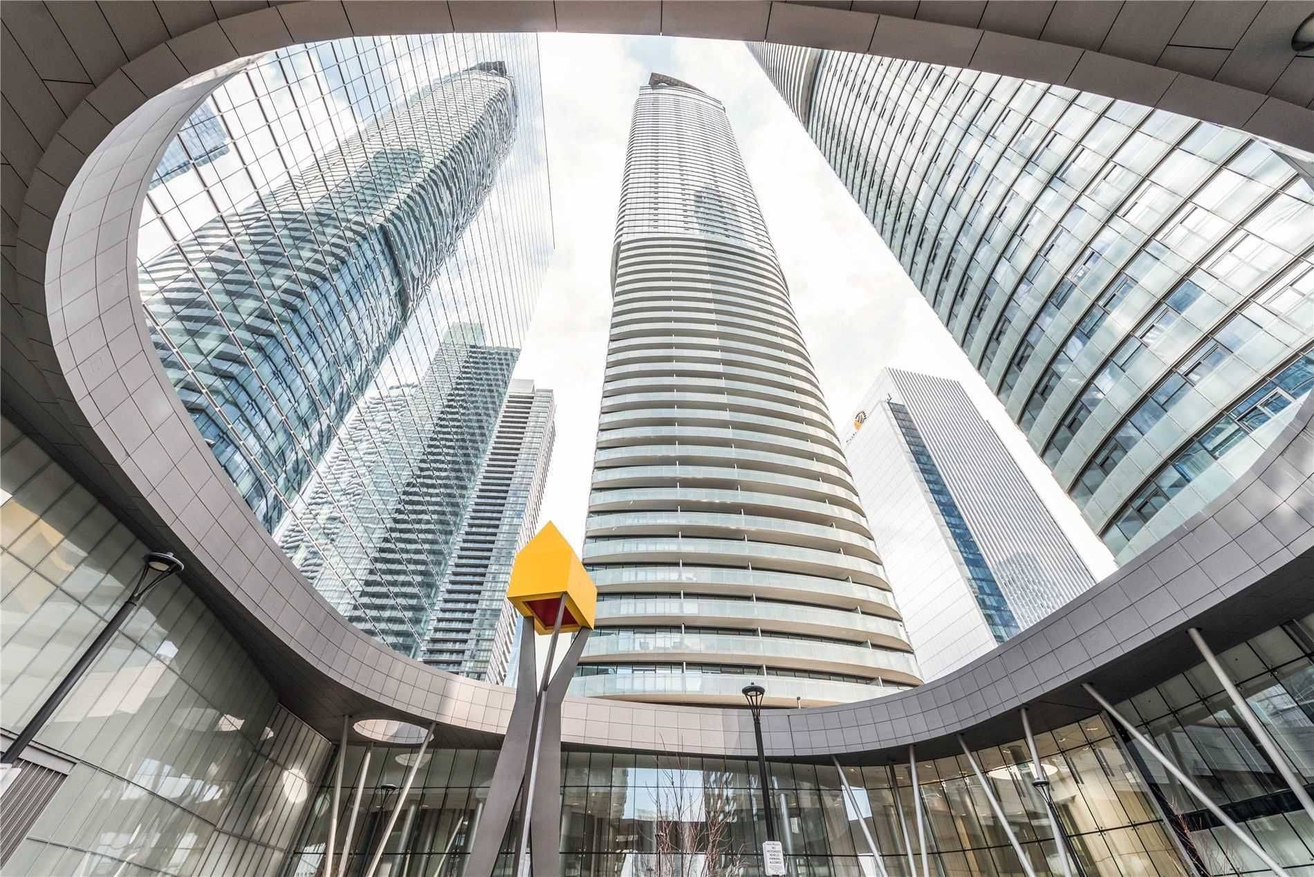 Toronto C01, ON M5J 0B1,14 York ST #5709