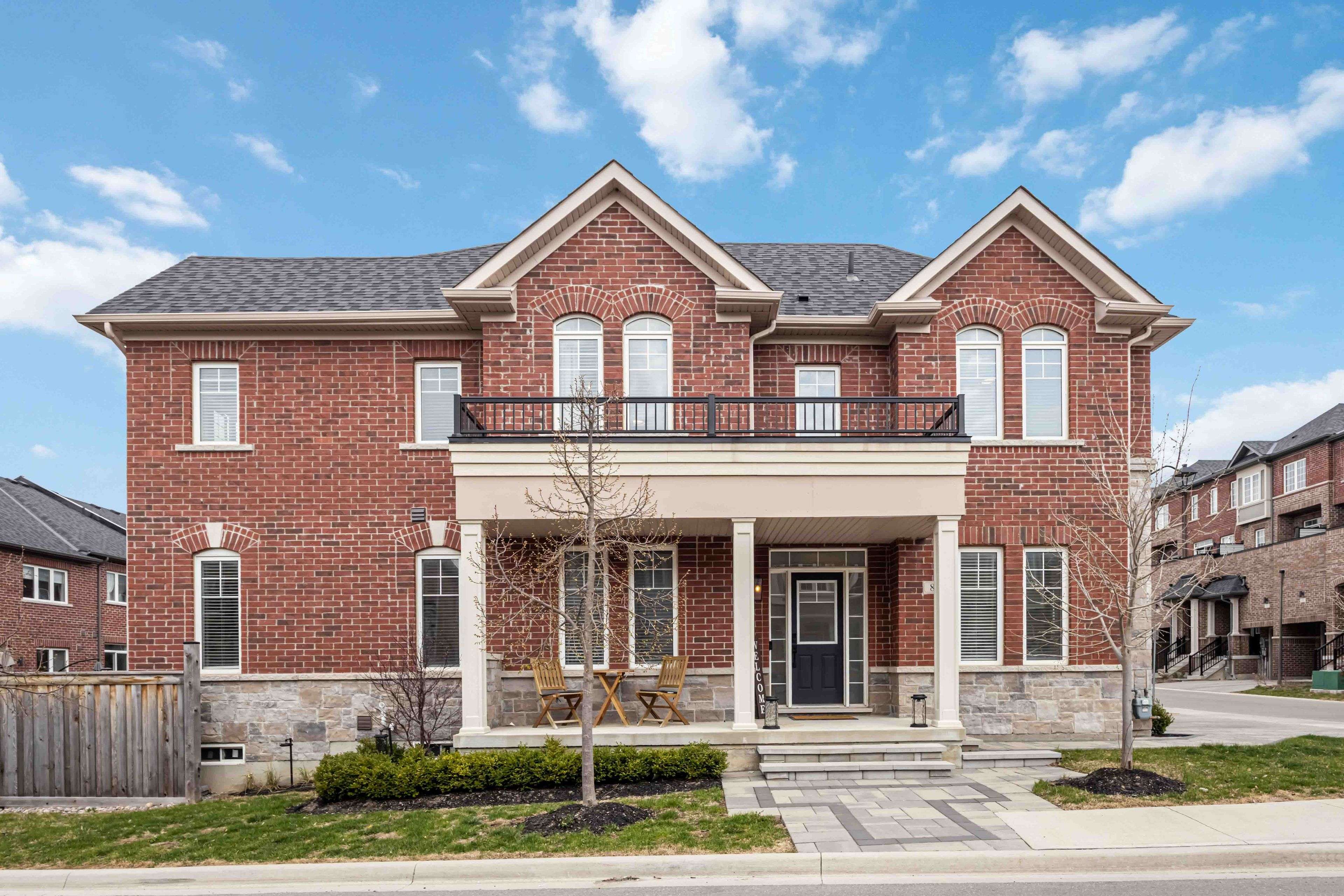 Newmarket, ON L3Y 0E1,81 Dundonald TRL