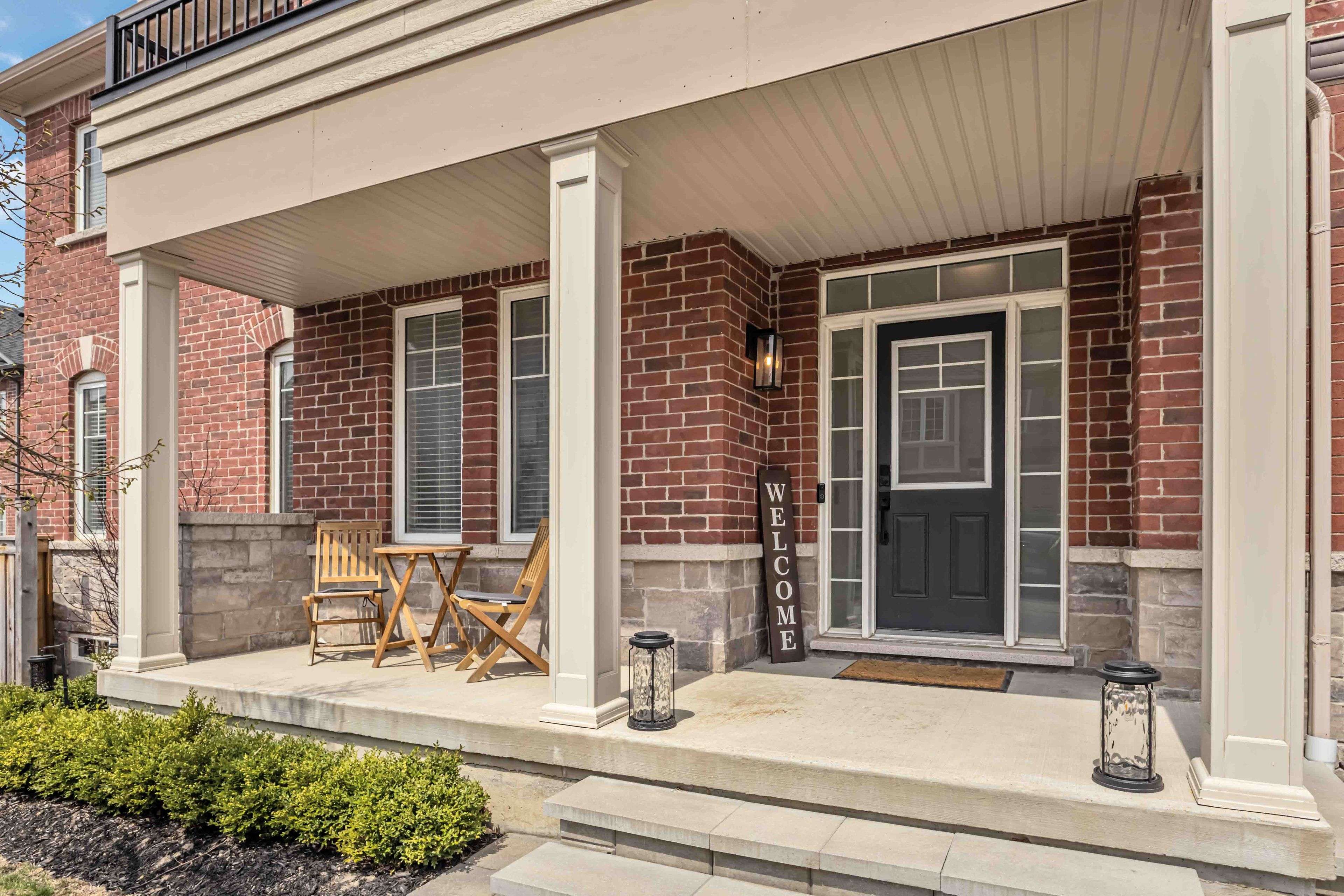 Newmarket, ON L3Y 0E1,81 Dundonald TRL