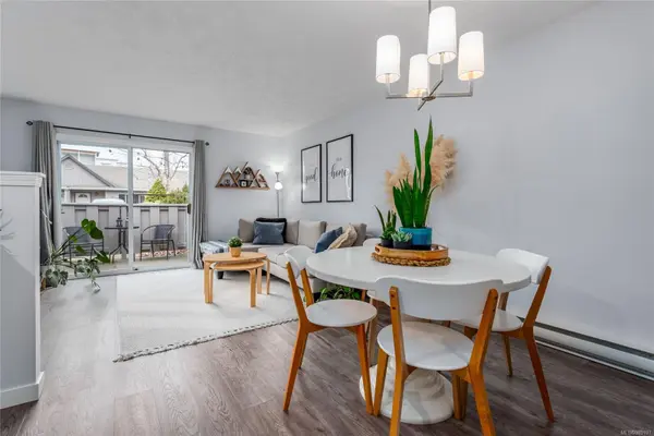 Comox, BC V9M 3Y1,2191 Murrelet Dr #137