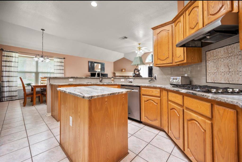 Mansfield, TX 76063,5 Churchill Court