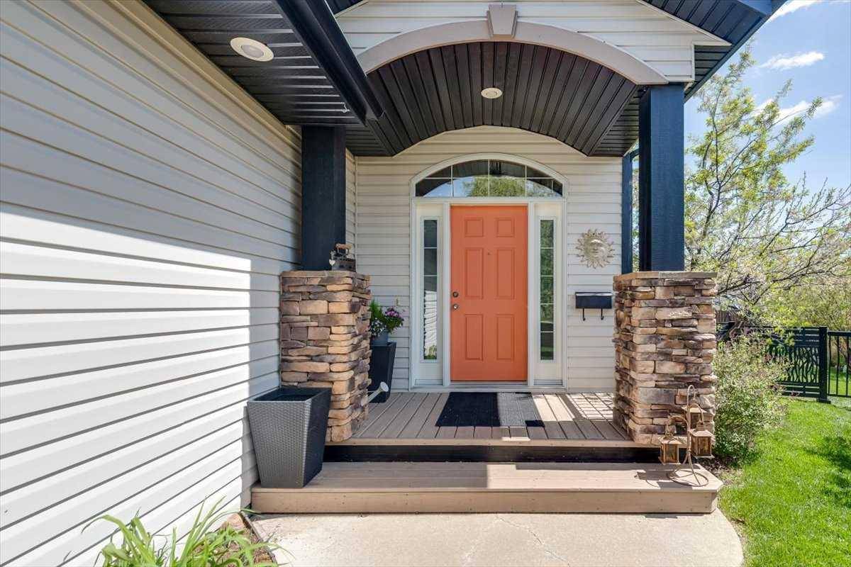 Ponoka, AB T4J 1W1,6307 60 Street Close