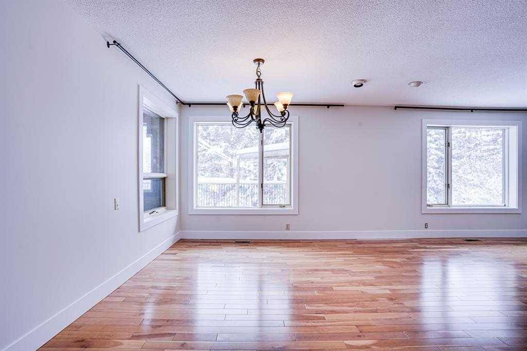 Airdrie, AB T4B 2Z8,264201 Range Road 12 SW