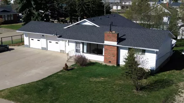 5204 48 ST, Valleyview, AB T0H 3N0