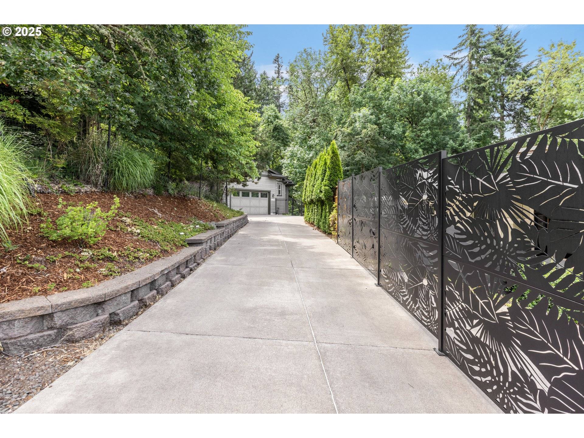 Eugene, OR 97405,1862 E 43RD AVE