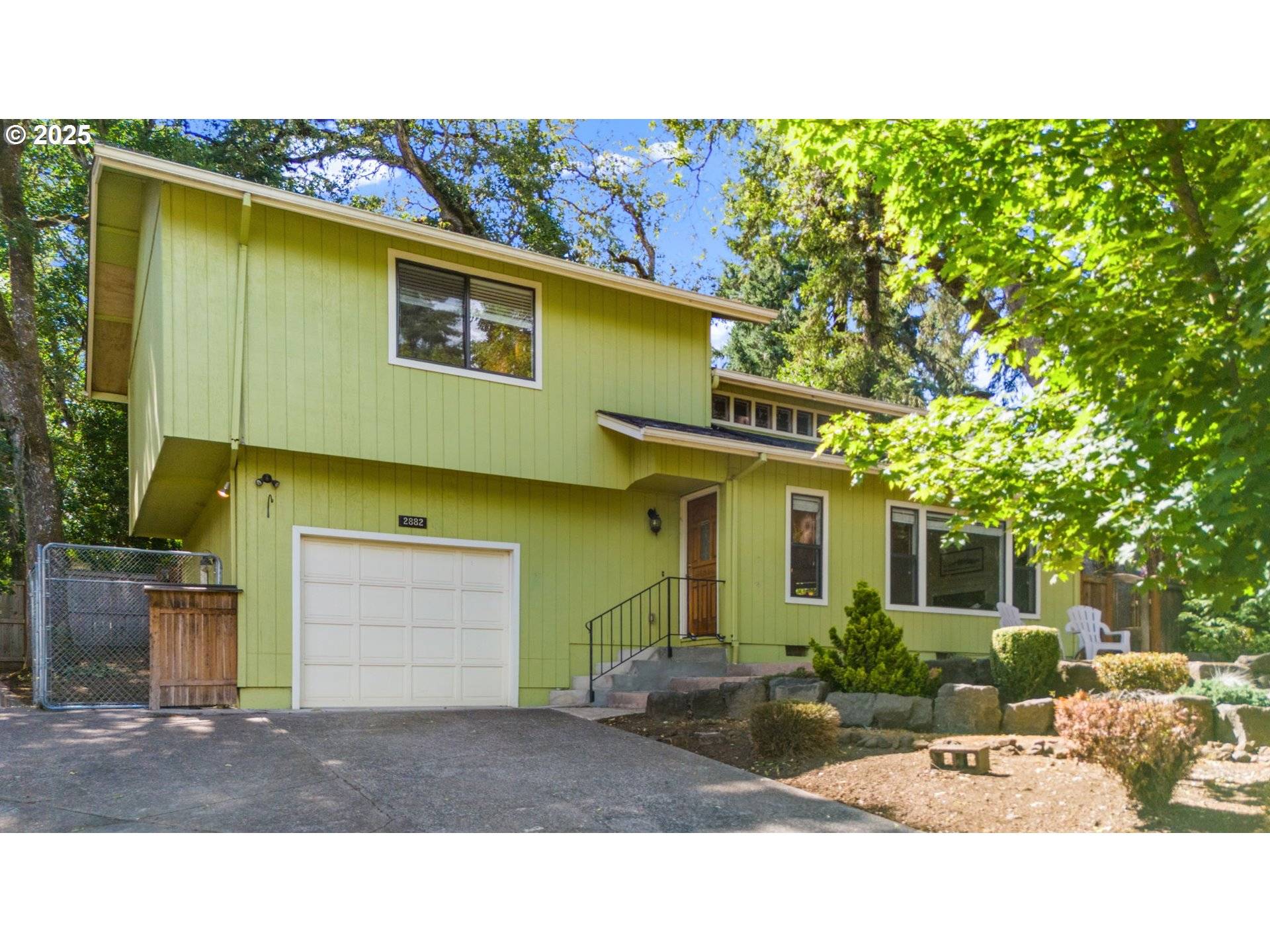 2882 CHAMBERS ST, Eugene, OR 97405