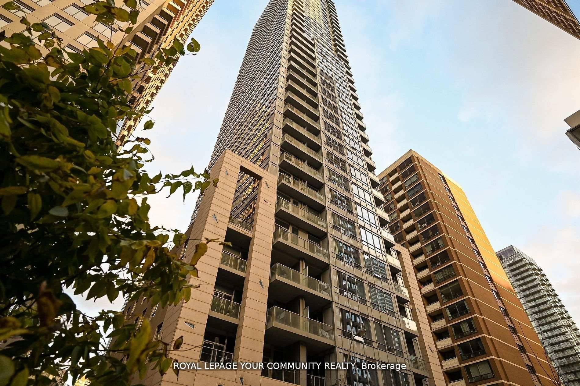 21 Balmuto ST #Ph 35, Toronto C01, ON M4Y 1W4