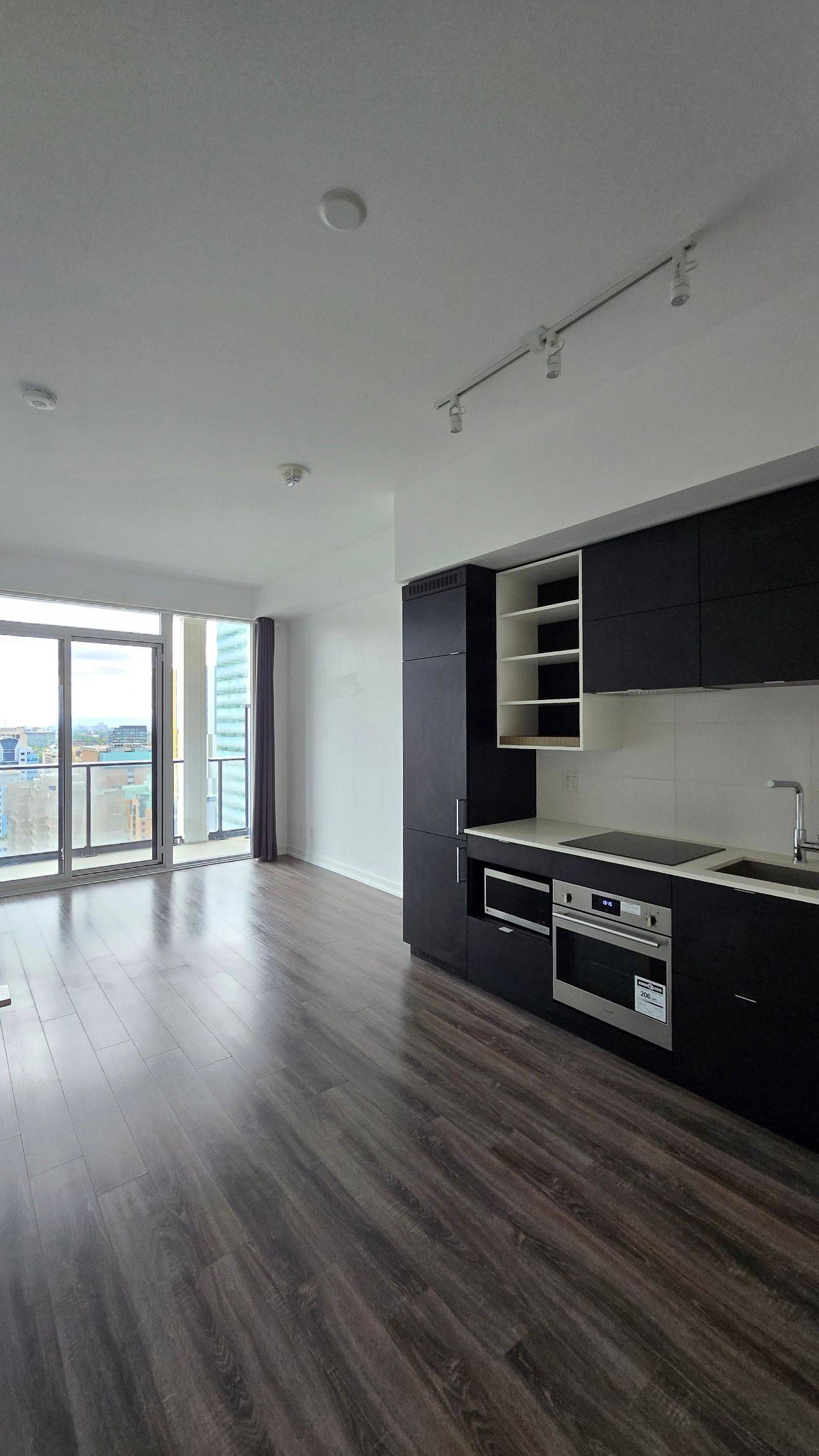 Toronto C01, ON M5G 1C9,20 Edward ST #2114