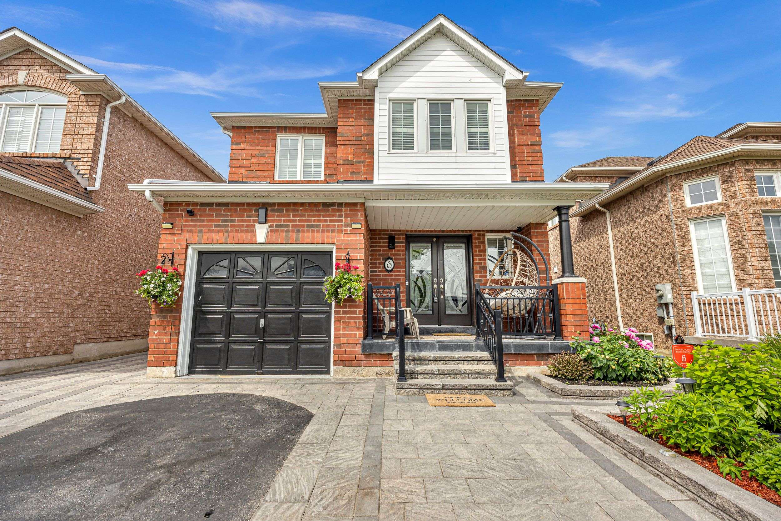 Whitby, ON L1R 3B2,6 Floree ST