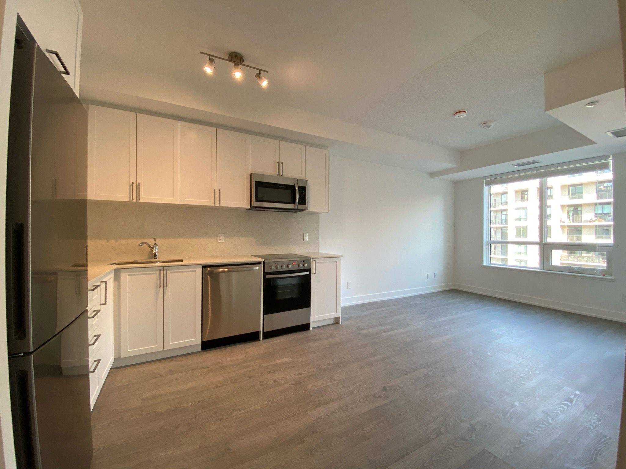 Markham, ON L3R 8G9,268 Buchanan DR #635W