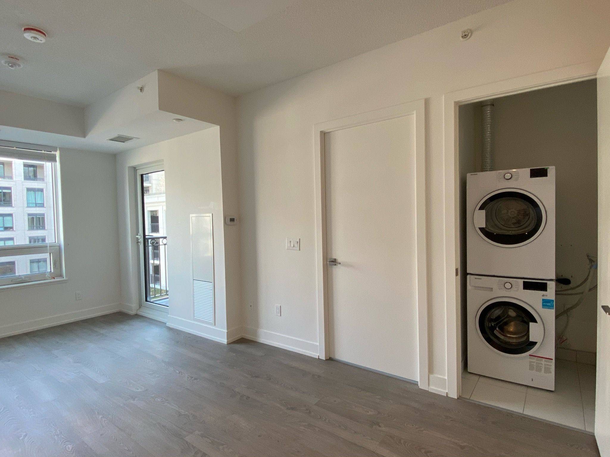 Markham, ON L3R 8G9,268 Buchanan DR #635W