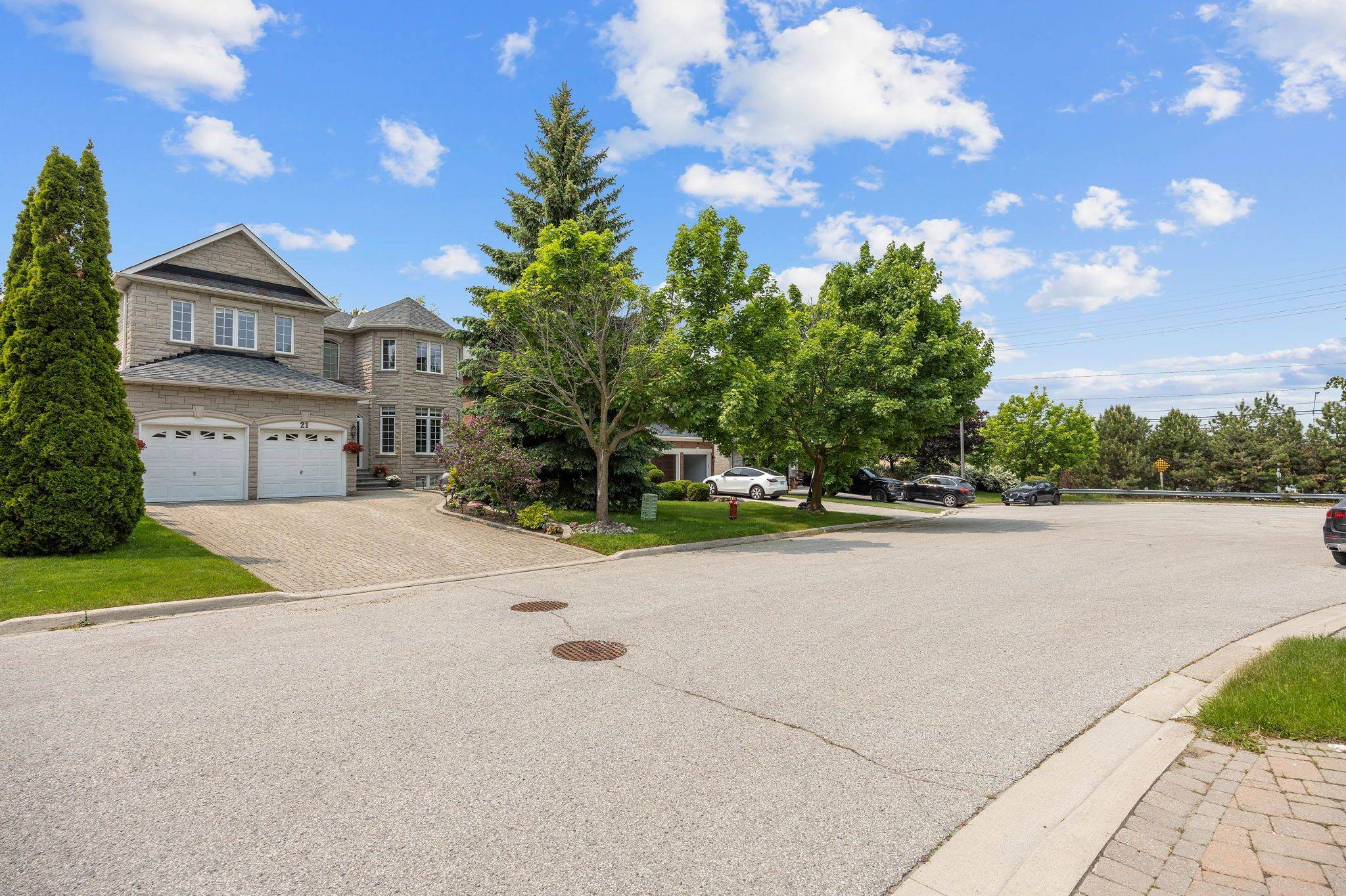 Richmond Hill, ON L4B 4E8,21 Earl Grey CT