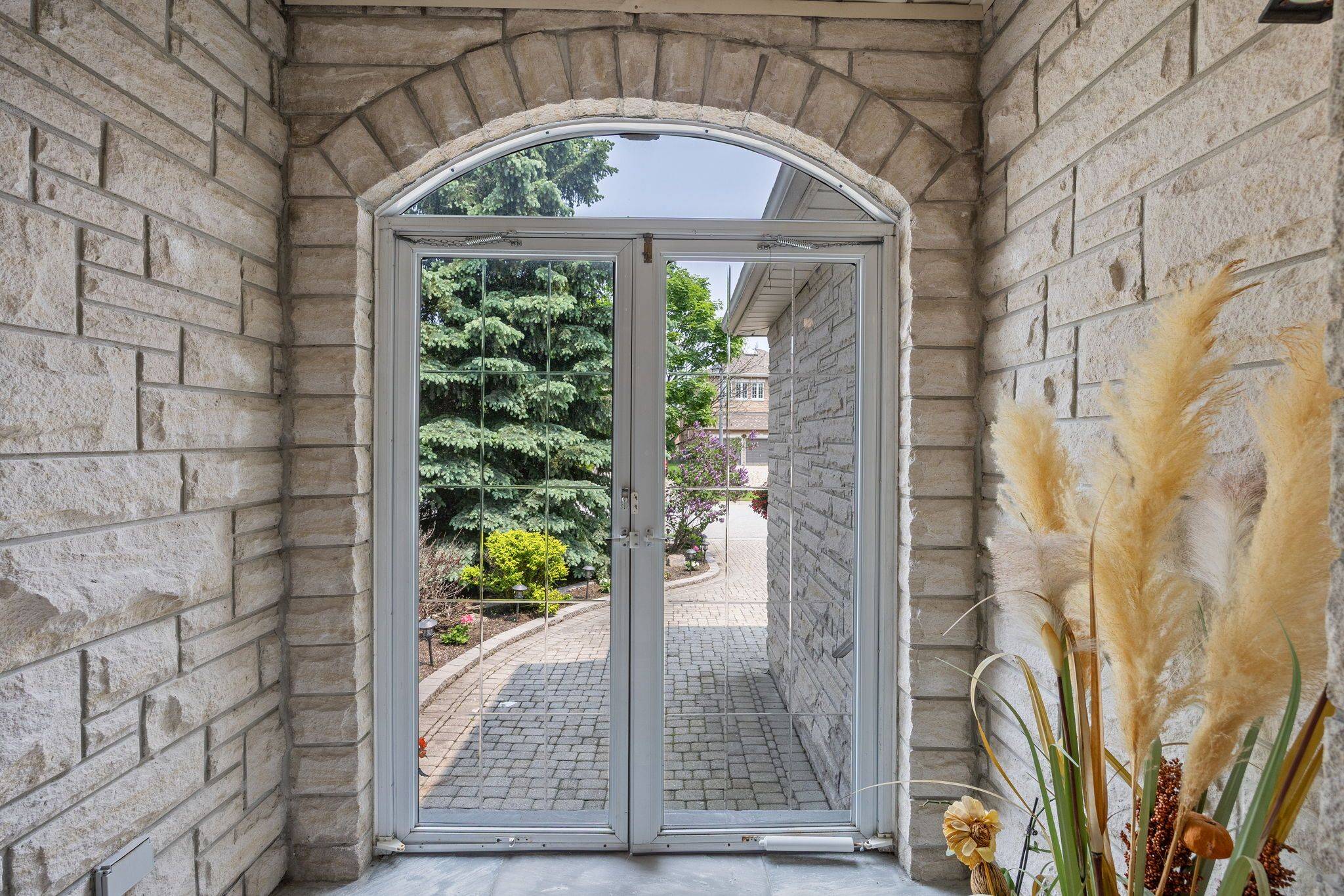 Richmond Hill, ON L4B 4E8,21 Earl Grey CT