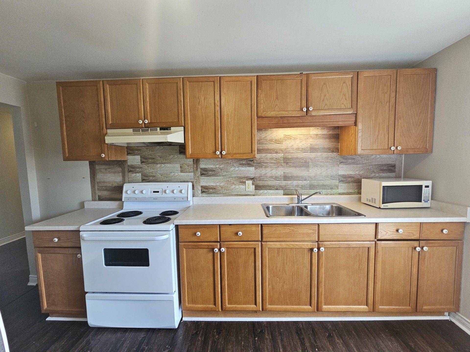 Springwater, ON L0L 1V0,4570 PENETANGUISHENE RD #North