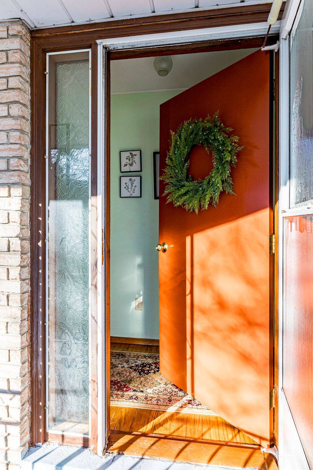 Hamilton, ON L8G 2W1,16 Elm AVE
