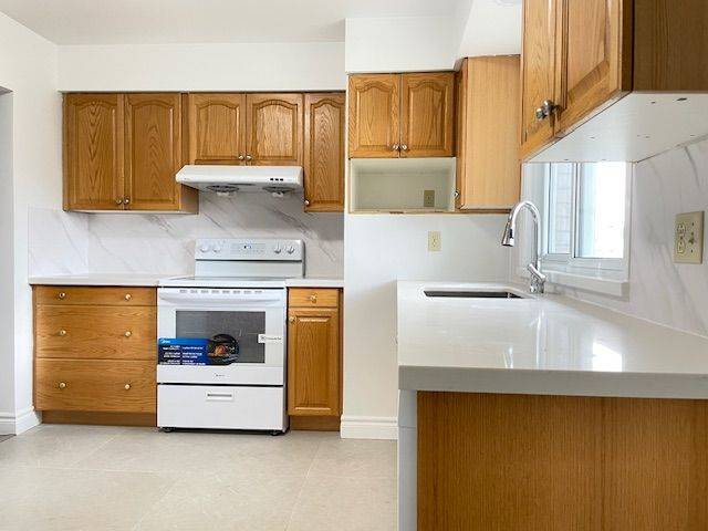 Peterborough North, ON K9H 6W8,1155 Cabot ST