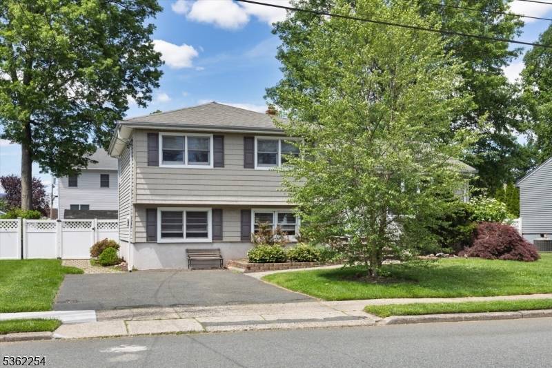 Saddle Brook Twp., NJ 07663,90 Kuhn Dr