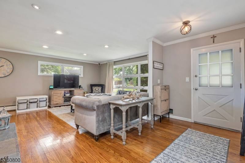 Cranford Twp., NJ 07016,31 Woodside Ave