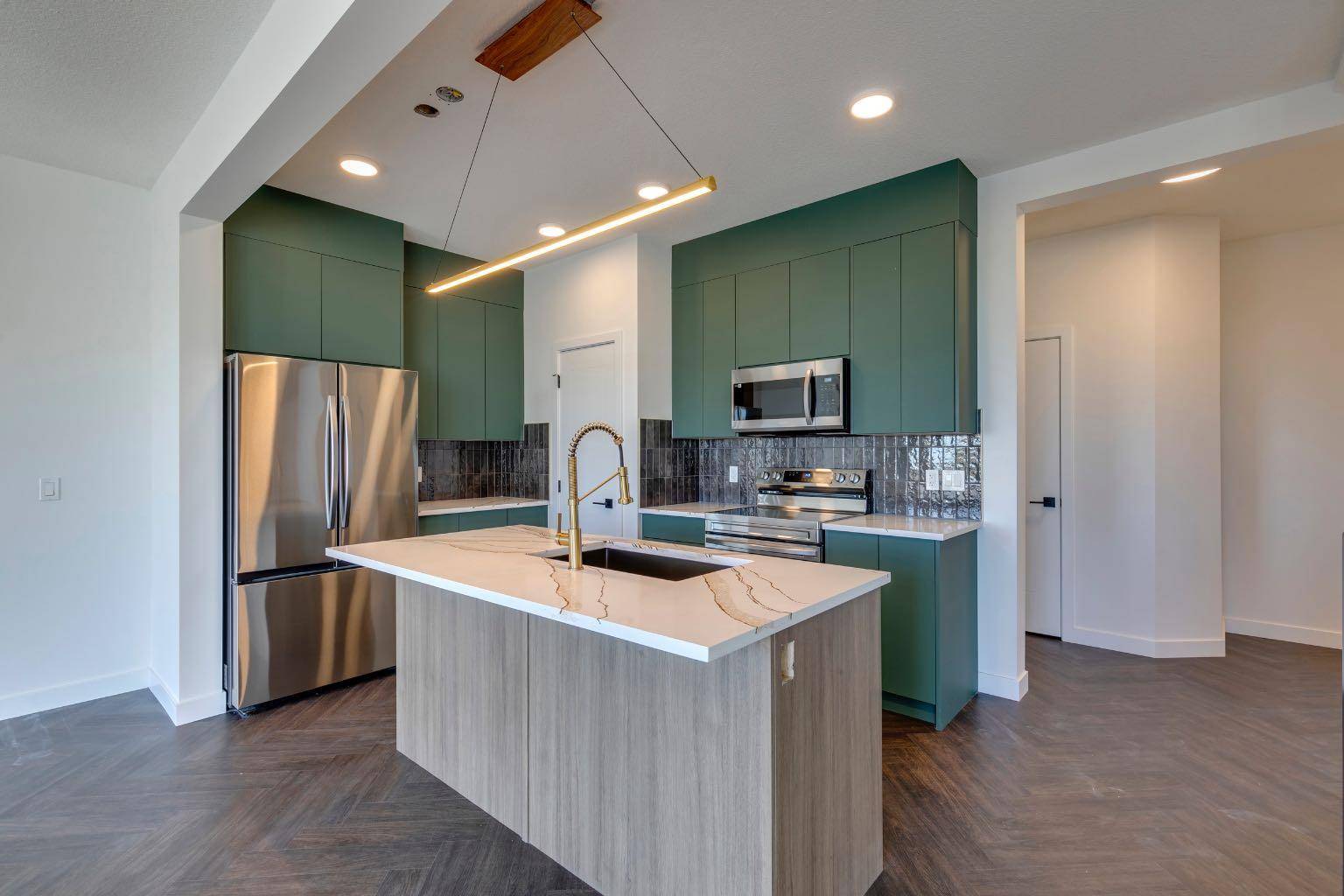 Calgary, AB T3S 0M1,267 Sora TER SE