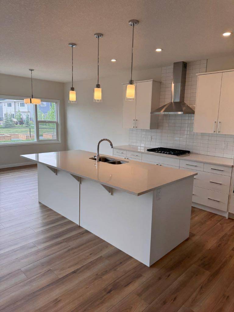 Calgary, AB T2X5R8,183 Wolf River DR SE