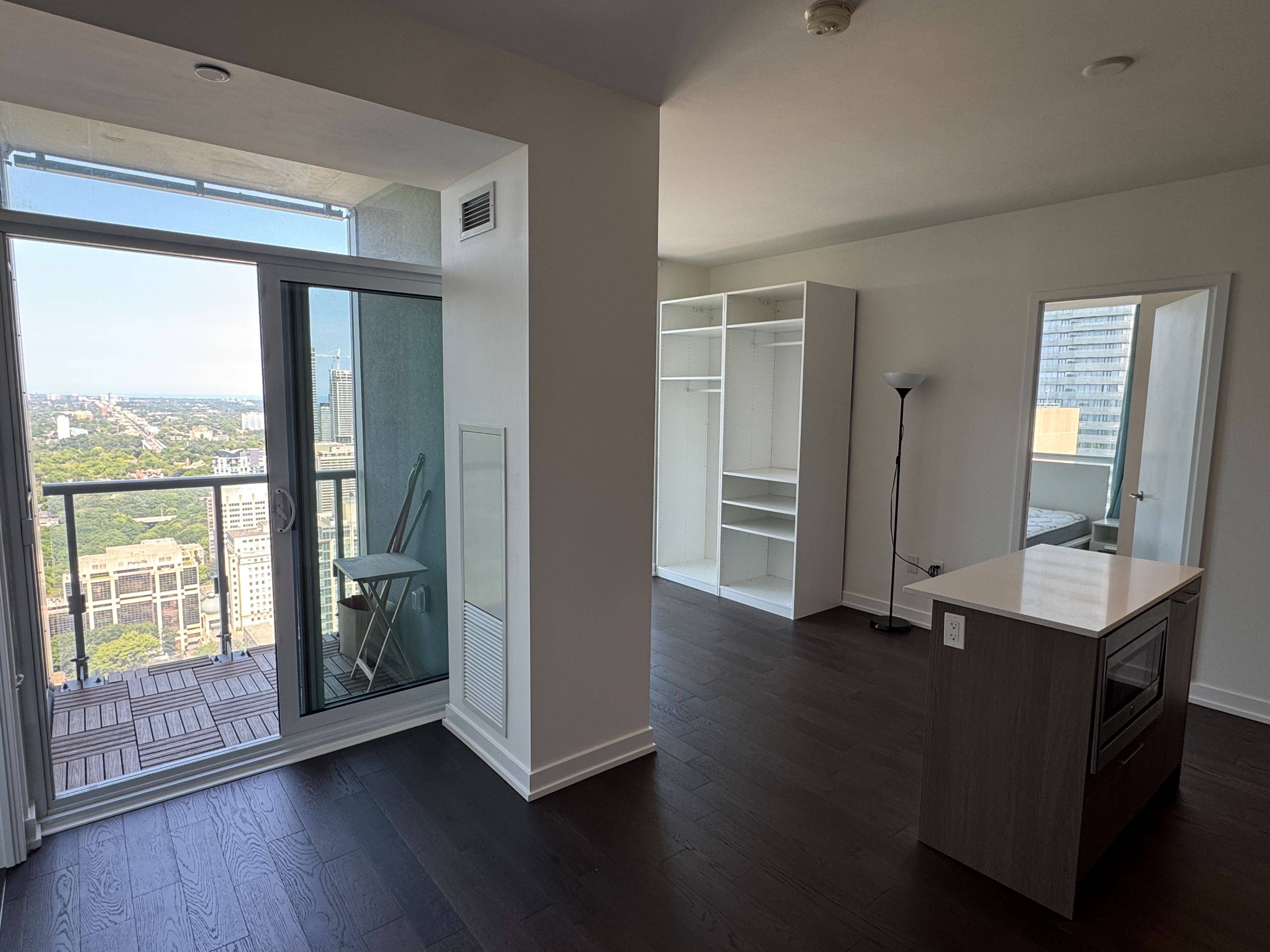 Toronto C02, ON M4W 1L1,1 Yorkville AVE #4311