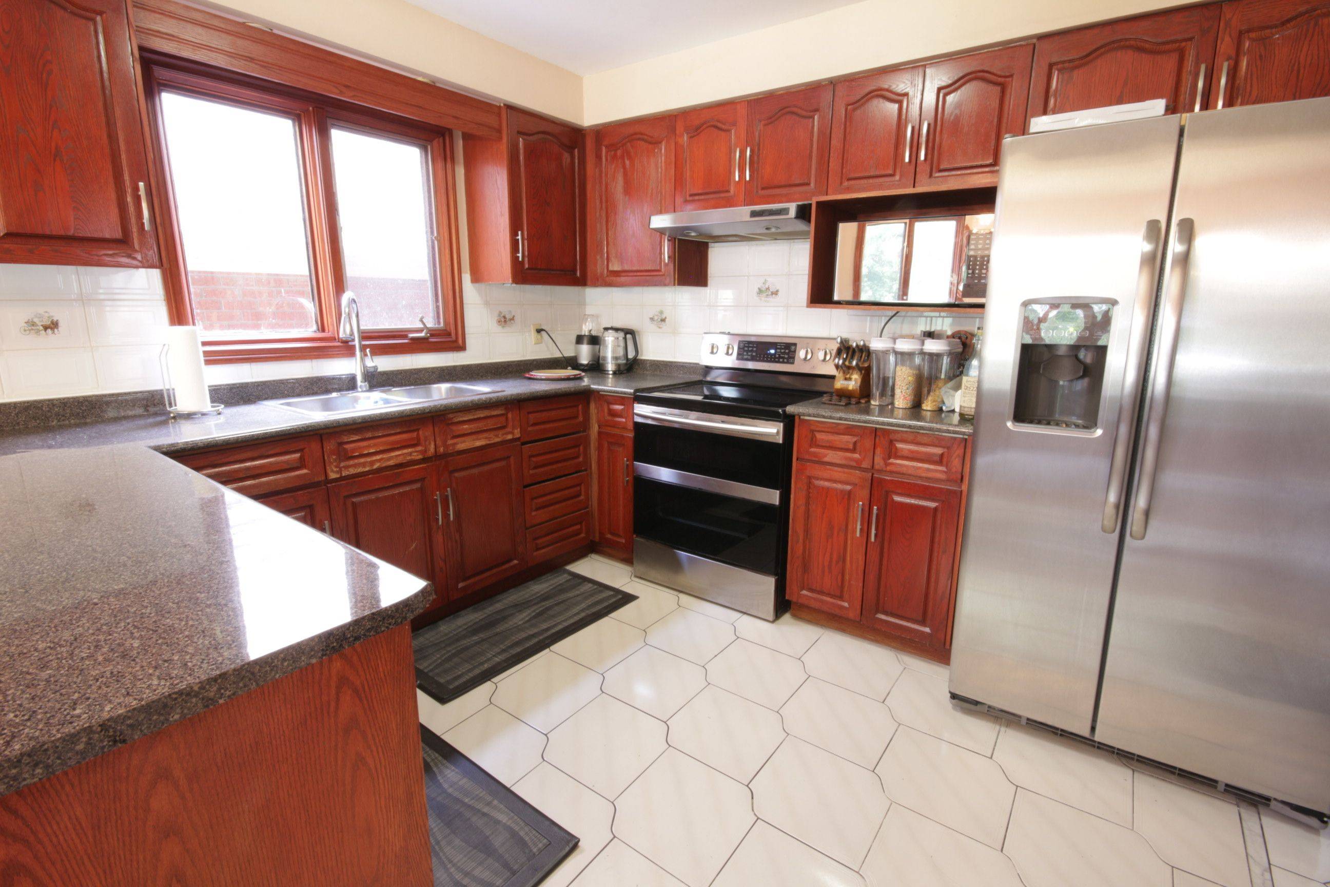 Toronto E10, ON M1C 2Z2,309 Rouge Hills DR