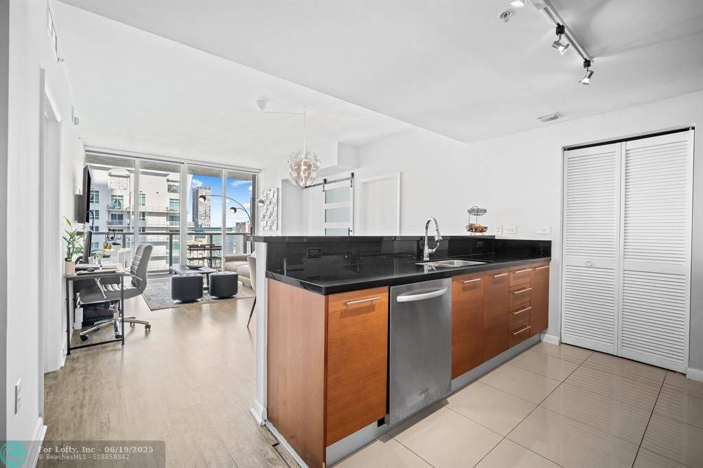 Miami, FL 33132,244 Biscayne Blvd  #2210