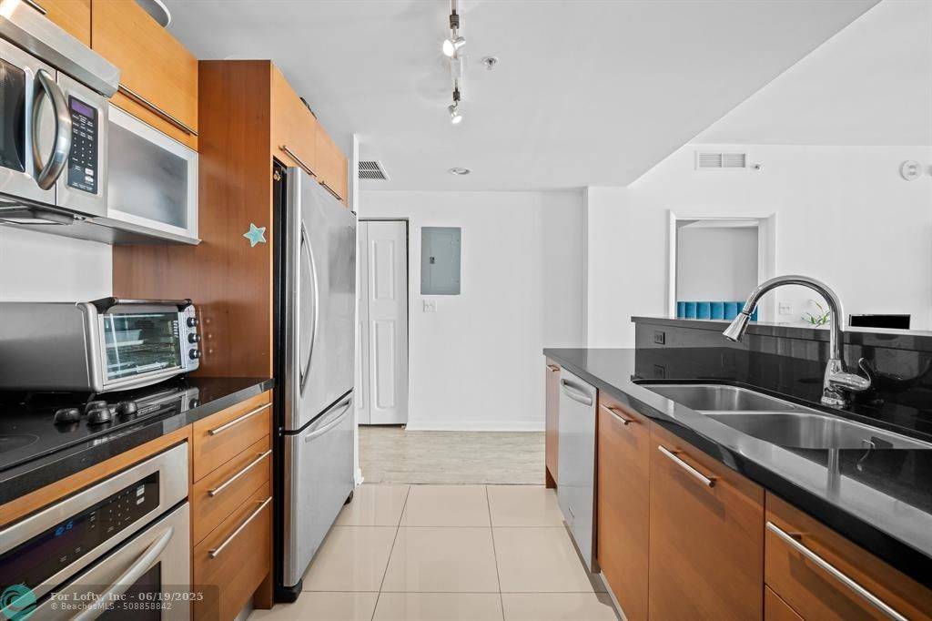 Miami, FL 33132,244 Biscayne Blvd  #2210