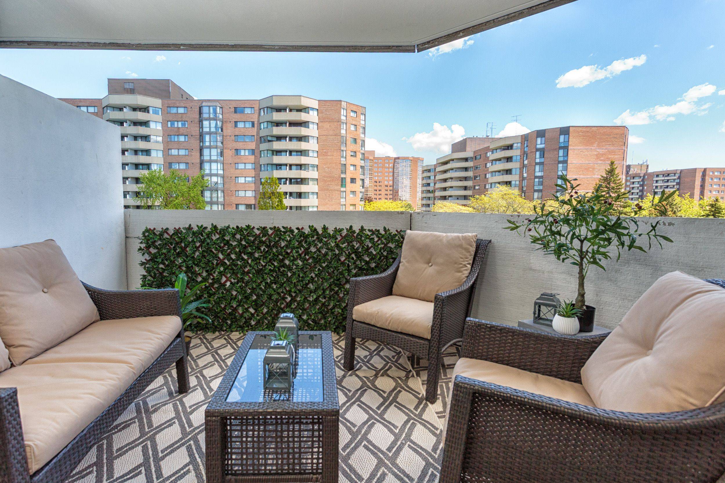 70 Baif BLVD #605, Richmond Hill, ON L4C 5L2