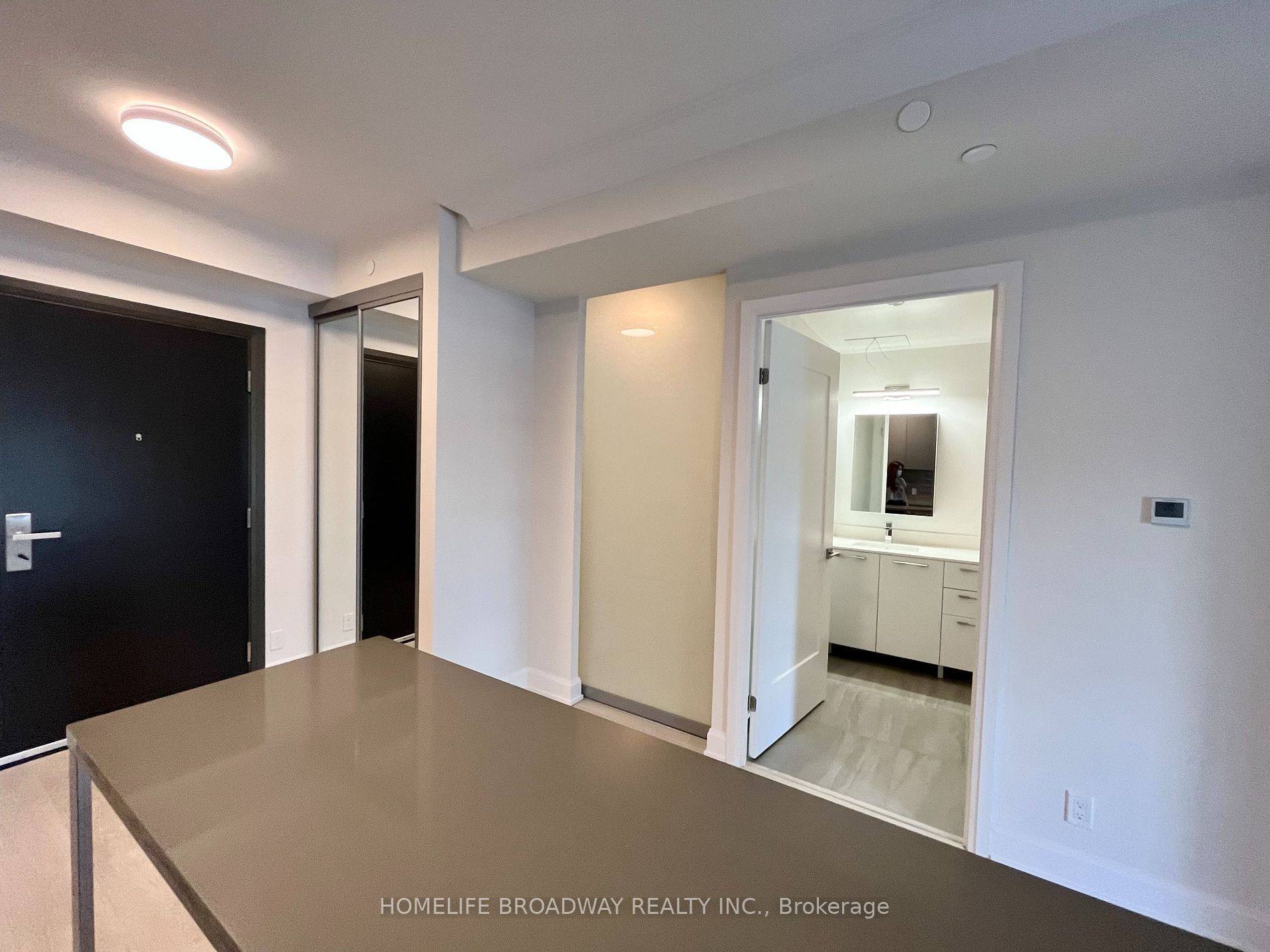 Markham, ON L3R 6M8,38 Water Walk DR #826